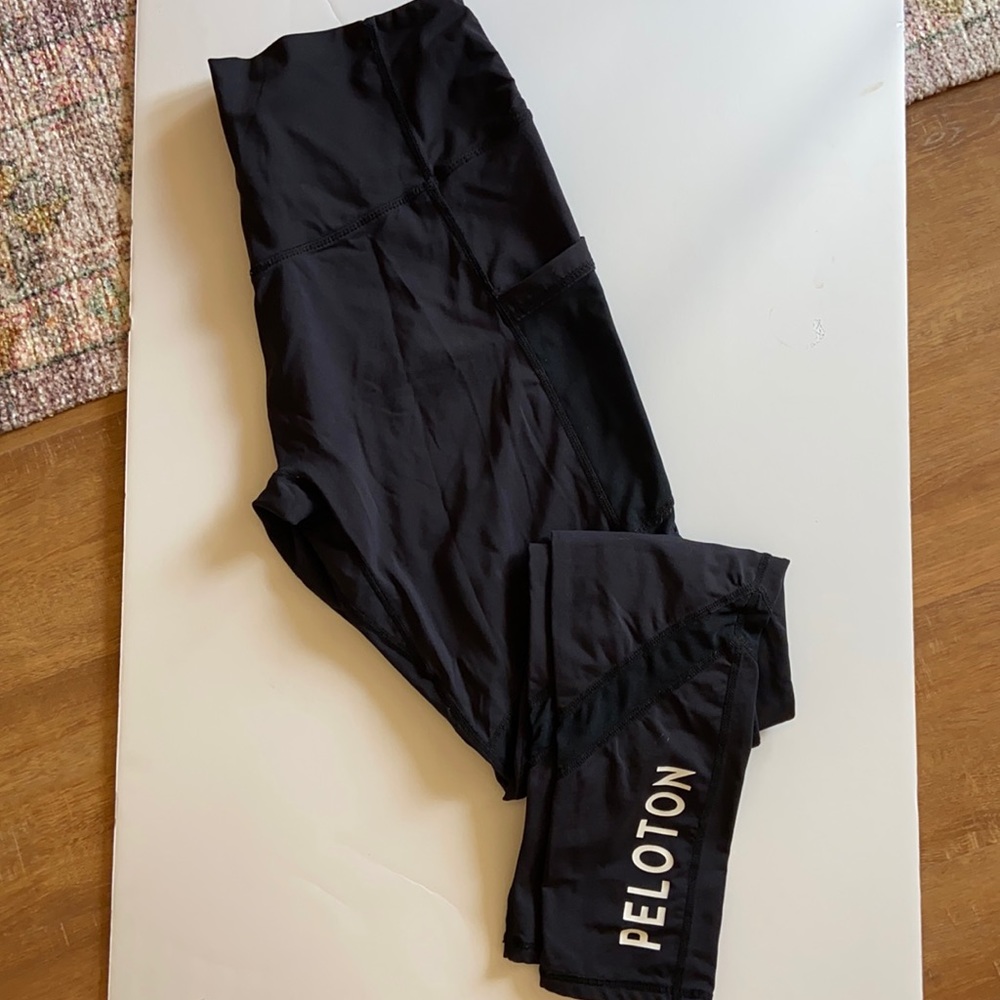 Peloton pocket leggings by Glyder, size Large